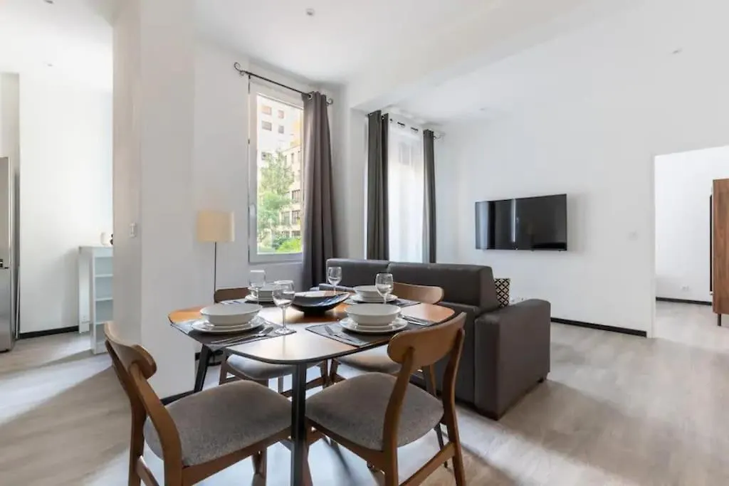 Passy/Ranelagh Ii: Magnifique Appartement 4P-1Br Paris